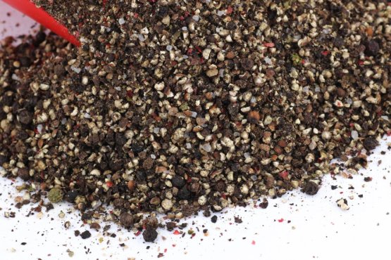 ČERNÝ PEPŘ S BAREVNÝM - hrubě drcený - Vyberte balení: 250 g