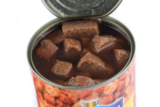 MASOVÉ KOSTKY VE VLASTNÍ ŠŤÁVĚ 1250 g - Konzerva pro psy Pretender - Počet ks: 1 ks