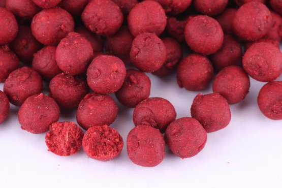 Boilies - PIKANTNÍ JAHODA s černým pepřem - Ø 12 mm - Vyberte balení: 250 g
