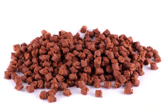 VÝCVIKOVÝ PAMLSEK - Kachna a Krill - červený 8 mm (Krmiva Hulín, PKKČ8-1) | Krmiva Hulín
