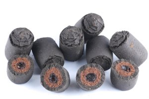 BLACK BARREL - Plněné Pelety NA SUMCE 3v1 - Ø 42 mm (Krmiva Hulín, SUMBAR-1) | Krmiva Hulín