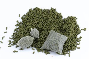 Granule Mini - Amur špeciál - prezreté ovocie - Ø 4 mm (Krmiva Hulín, GMAS-1) | Krmiva Hulín