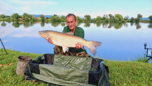 Boilies Hybrid Pikantní jahoda / Banán
