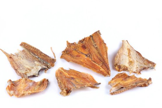 FISH CRACKERS - Sušené rybí maso - pro psy (Vyrobeno v EU, FCKR-1) | Krmiva Hulín