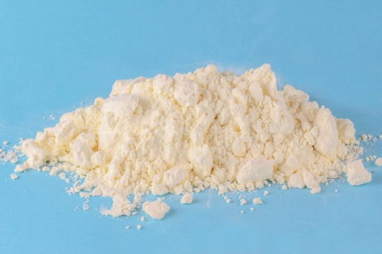 SUŠENÝ VAJEČNÝ BÍLEK - Albumin krmný 77% - pro ryby a psy (Vyrobeno v EU, SVBA-1) | Krmiva Hulín