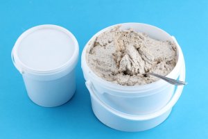 ŠKVARKOVÁ PASTA - Z lojových škvarků - pro psy (Vyrobeno v ČR, ŠPLO-1) | Krmiva Hulín ŠKVARKOVÁ PASTA - Z lojových škvarků - pro psy (Vyrobeno v ČR, ŠPLO-1) | Krmiva Hulín