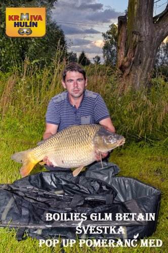 Boilies GLM betain se Švestkou, pop up Pomeranč/Med, svazová voda