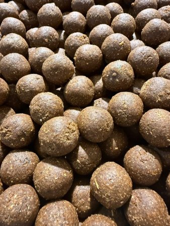 MĚKKÉ KRMIVO PRO PSY - SE ŠKVARKY A JÁTRY - Ø 24 mm - Vyberte balení: 500 g