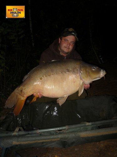 22,5kg, boilies pikantní jahoda, svazová pískovna