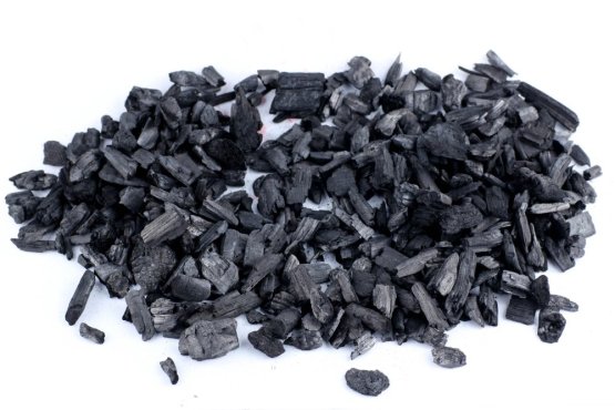 BIOCHAR AKTIVNÍ UHLÍ - Kusové Černé uhlí 2 - 5 cm - pro koně - Vyberte balení: 1 kg