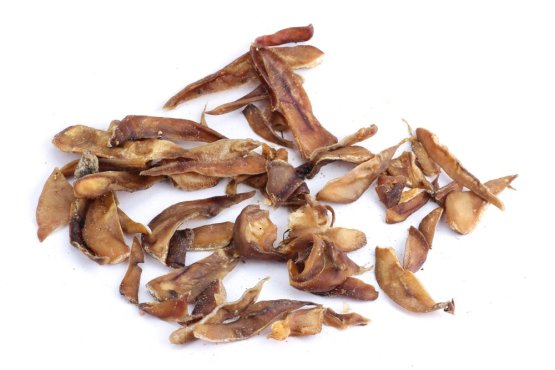 VEPŘOVÉ STRIPSY MALÉ - Odřezy z uší (Vyrobeno v ČR, VSM-1) | Krmiva Hulín