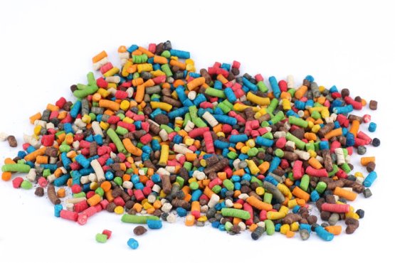 Rožkové pelety - Mix farieb a príchuťou - Ø 6 mm (Krmiva Hulín, RPMBP-1) | Krmiva Hulín